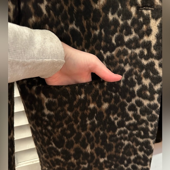 Tahari Leopard Coat - Picture 5 of 6